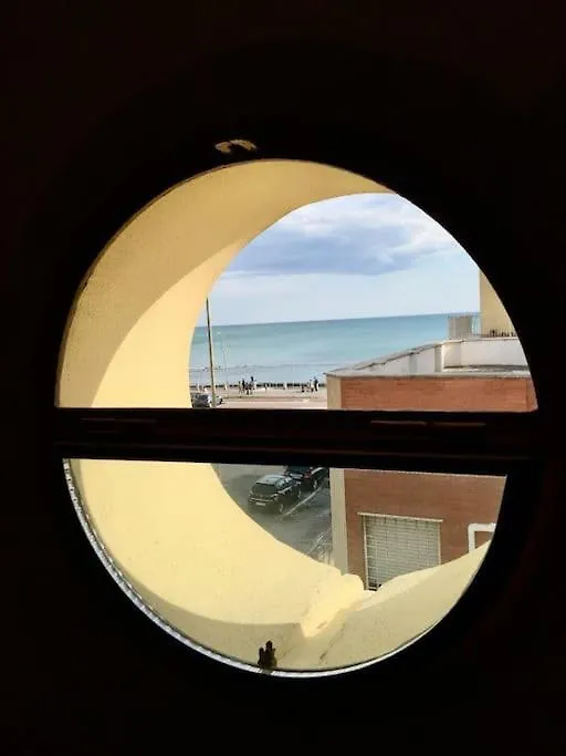 Bed And Breakfast Vista Mare Lido di Ostia Bed & Breakfast